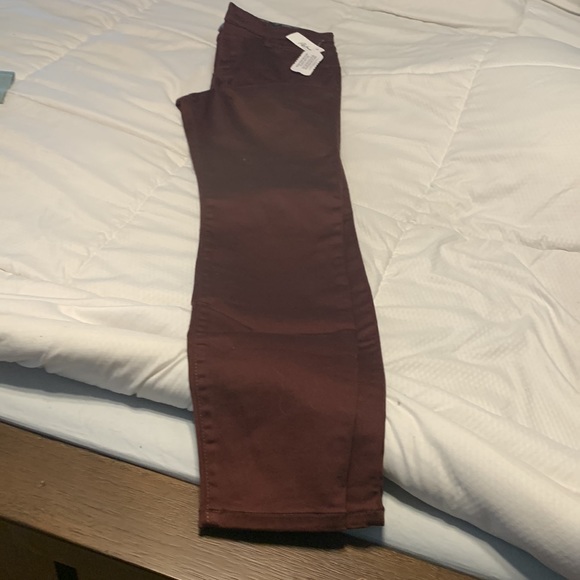 Reitmans R Essential burgundy jeans - Picture 3 of 3